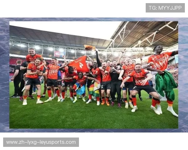 英超球队合影拍摄仪式与球员阵容展示习惯